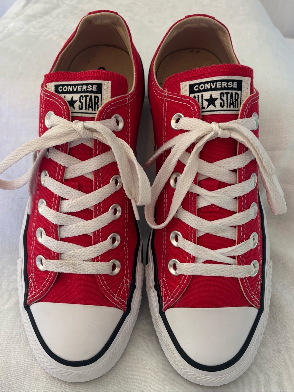 Converse All Star Low Top Red Canvas Sneakers Women’s 8 Classic Chuck Taylor